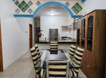 Casa · 160m² · 4 Habitaciones · Venta Casa de 3 Departamentos en Martha de Roldos