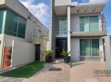 Casa · 210m² · 4 Habitaciones · 1 Estacionamiento · Alquiler Casa Amoblada – Vía a La Costa / Los Senderos