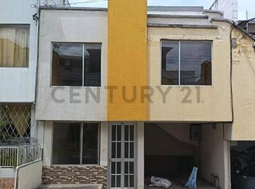 Casa · 99m² · 3 Habitaciones · 1 Estacionamiento · En Venta Casa en Conjunto Privado, Cerca del Portal Shopping, Cárcelen