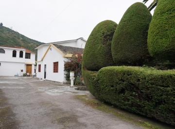 Casa en arriendo en Calacalí, a un minuto del Parque Central · Casa en Arriendo en Calacalí, a un Minuto del Parque Central