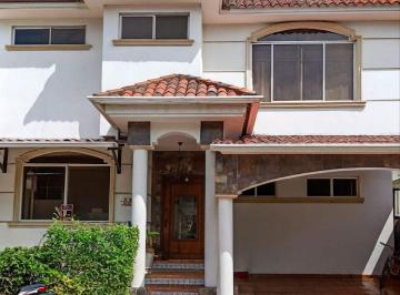 Casa de 5 habitaciones, Guayaquil · Casa con Suite y Departamento Adicional - Urbanización Goleta Alcance