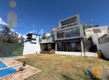 Casa · 610m² · 4 Habitaciones · 7 Estacionamientos · Casa en Venta (Santa Rosa de Nayon - Tanda - Cumbayá)