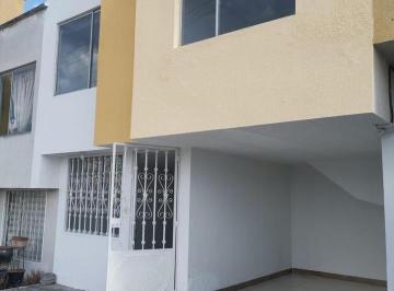 Casa · 99m² · 3 Habitaciones · 1 Estacionamiento · Casa en Venta de 3 Dorm. en Conjunto Privado Sector Carretas