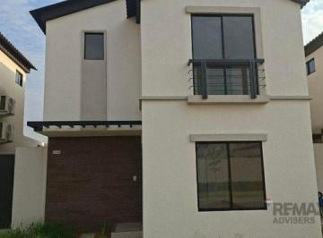 Casa · 94m² · 4 Habitaciones · 1 Estacionamiento · Venta Casa Los Prados 4 Dorm., 2 Plantas