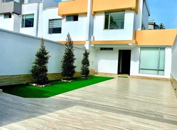 Casa de 4 habitaciones, Quito · Venta Casa Moderna y Comoda Frente Al Colegio Americano