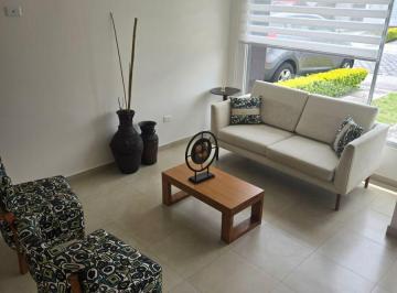 Casa de 3 habitaciones, Quito · Casa de 80 m² de 3 Habitaciones, con Jardín en Venta en Conocoto
