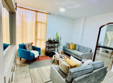 Casa de 5 habitaciones, Manta · Venta de Casa de 2 Plantas Más Terraza con Vista Al Mar en Los Esteros - Manta