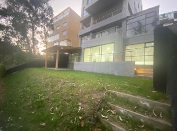 Departamento · 240m² · 4 Habitaciones · 3 Estacionamientos · Departamento - Miravalle