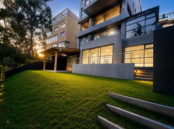 Departamento · 240m² · 4 Habitaciones · 3 Estacionamientos · Departamento - Miravalle