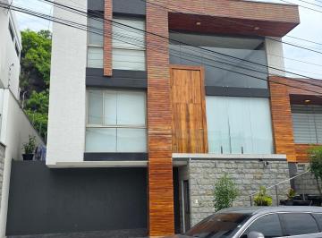 Casa de 4 habitaciones, Guayaquil · Vendo Moderna Casa, Estilo Arquitectónico Cuencano, Amplia, Iluminada, Seguridad 24/7