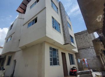 Casa de 7 habitaciones, Quito · Venta Casa Moderna Rentera – San Juan de Calderón