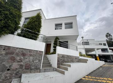 Casa · 222m² · 3 Habitaciones · 2 Estacionamientos · Casa de Venta Dentro de Conjunto en Tanda