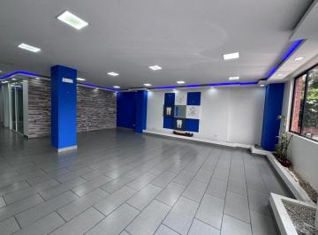 Local comercial , Cuenca · Local en Renta con Oficinas –frente Al Parque de La Madre