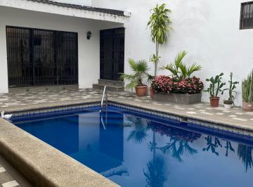 Casa de 4 habitaciones, Guayaquil · Vendo Casa en Urb. Los Parques