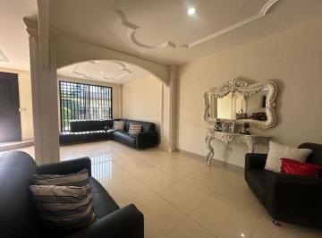 Casa de 5 habitaciones, Santa Rosa · Venta de Casa en La Ciudad de Santa Rosa