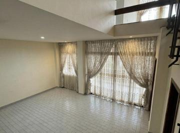Casa de 3 habitaciones, Guayaquil · Casa con Amplio Terreno Ideal Para Proyecto Comercial - a 2 Cuadras del Malecón del Salado