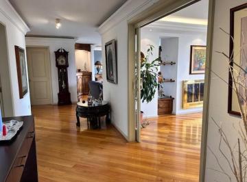Departamento de 4 habitaciones, Quito · Vendo Hermoso y Amplio Pent House en La Gonzalez Suárez