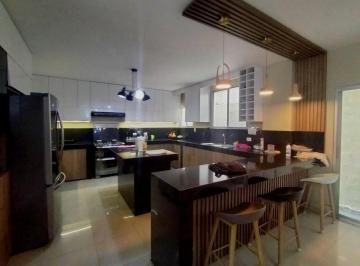 Casa · 299m² · 5 Habitaciones · 6 Estacionamientos · Casa en Venta en Belohorizonte en Vía a La Costa Estf