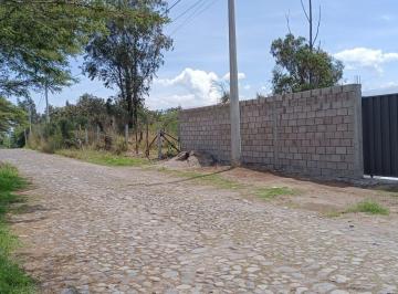 Terreno / Lote · 1000m² · 1000 m² de Terreno con Cerramiento y Frente a La Calle en Nayon