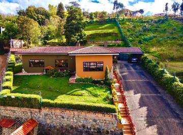 Casa · 2886m² · 5 Habitaciones · En Venta Lujosa Casa en Sayausi
