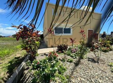 Casa · 349m² · 2 Habitaciones · 3 Estacionamientos · Venta de Casa en Mirador San Jose Montecristi - Precio de Oportunidad