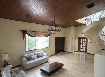 Casa de 5 habitaciones, Guayaquil · Amplia Casa con Suite Independiente en Urbanización Privada - Ceibos