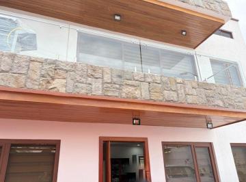 Casa · 540m² · 3 Estacionamientos · Casa Nueva en Venta de Tres Departamentos en Puertas del Sol - Cuenca Ec.