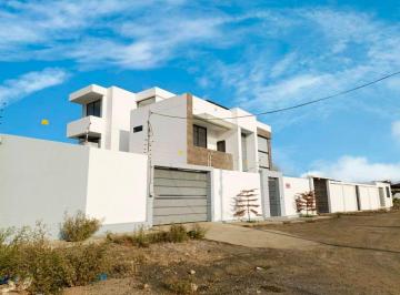 Casa de 4 habitaciones, Portoviejo · Vendo Casa de Oportunidad, Independiente, Extras Sin Costo