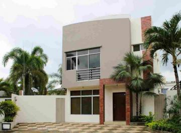 Casa · 323m² · 3 Habitaciones · Casa en Vía a La Costa