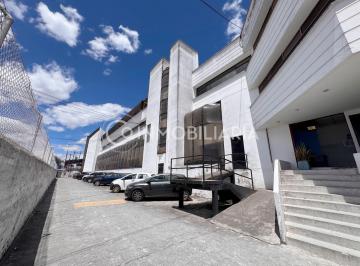 Bodega-Galpón · 11319m² · 40 Estacionamientos · Galpónes con Edificio de 4 Pisos de Venta en El Norte de Quito