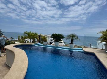 Casa de 3 habitaciones, Manta · En Venta, Casa Moderna y Elegante con Vista Al Mar en Urbanización de Manta