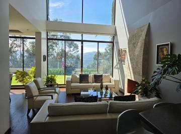 Casa de 4 habitaciones, Quito · Casa 4d con Vista en Miravalle