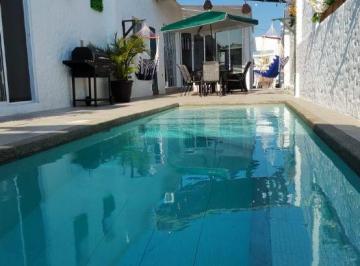 Casa de 4 habitaciones, Punta Blanca · Hermosa y Amplia Casa en Santa Elena, Urbanización Privada, Salida Directa Al Mar, Playa de Capaes