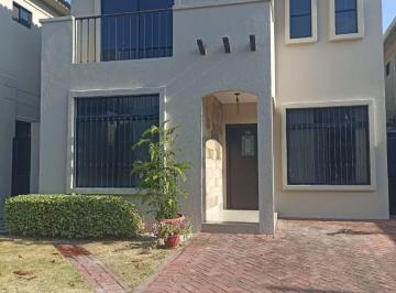 Casa de 3 habitaciones, Guayaquil · Se Vende o Alquila Casa Amplia en Bosques de La Costa, Primeros Kilom, Guardiania 24/7