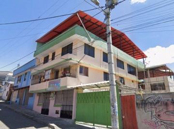 Casa de 3 habitaciones, Quito · Se Vende Propiedad Rentable Departamentos + Locales