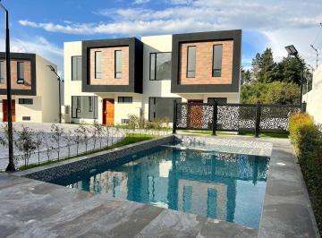 Casa · 147m² · 3 Habitaciones · 2 Estacionamientos · Mv - Tumbaco, Sector El Arenal, en Venta Casa 3d 147,94 m² 2 Pisos, Conjunto con Amenities