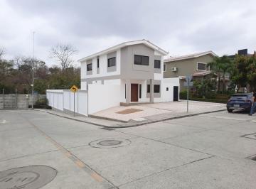 Casa de 3 habitaciones, Guayaquil · Casa de Venta en Los Angeles / Via a La Costa