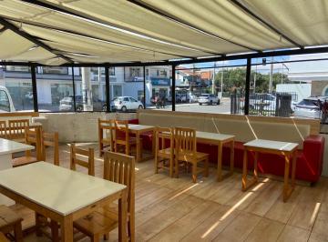 Casa · 238m² · 2 Estacionamientos · Casa Rentera en Venta. Remigio Crespo