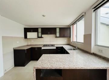 Casa · 96m² · 3 Habitaciones · 2 Estacionamientos · Casa en Venta Carcelen