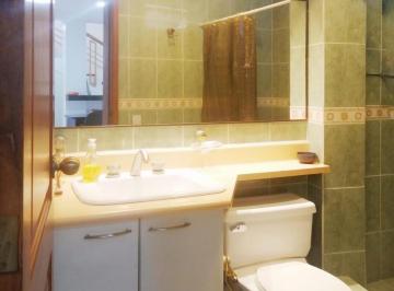 Departamento · 200m² · 3 Habitaciones · 1 Estacionamiento · Confortable Duplex Tipo Casa - Amoblado