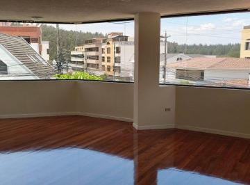 Departamento de 4 habitaciones, Quito · En Urbanización Monteserrin Departamento 3 Dorm. Mas Estudio y Slaa de Estar 2 Parqueos