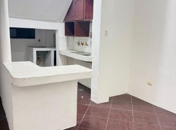 Departamento de 2 habitaciones, Guayaquil · Junto a Urdesa Central Alquilo Departamento Planta Baja en Cdla Quisquis