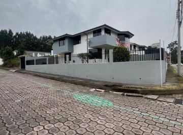 Casa de 4 habitaciones, Quito · Casa Amplia en Venta – Sector Colibri – Sangolqui Valle de Los Chillos