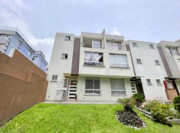 Casa de 4 habitaciones, Quito · Casa en Venta San Carlos 4 Habitaciones