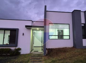Casa de 3 habitaciones, Cuenca · Se Vende Amplia Casa con Espacios Verdes, 3 Dormi. Cuenca Oportunidad de Inversión