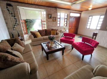 Casa de 6 habitaciones, Quito · C/ San Isidro del Inca, Casa Independiente de 357 m² en Venta, Terreno de 552 m²
