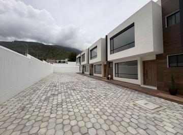 Casa de 3 habitaciones, Quito · Venta Casa Moderna en Pomasqui– Urb. Camino a La Luna | Se