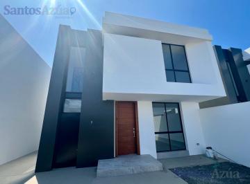 Casa · 200m² · 3 Habitaciones · 2 Estacionamientos · Casa - Sur de Manta