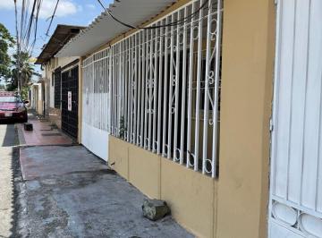 Casa de 4 habitaciones, Guayaquil · Alborada 5ta Etapa Excelente Ubicación Atrás del Banco Pichincha