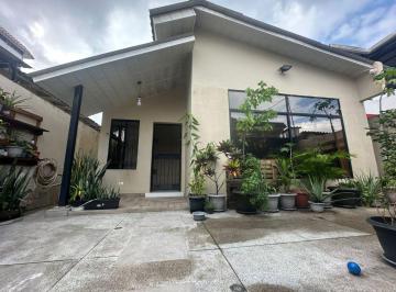 Casa de 3 habitaciones, Guayaquil · Casa Remodelada Lista Para Habitar en Los Ceibos Sector Tradicional - A. Blum